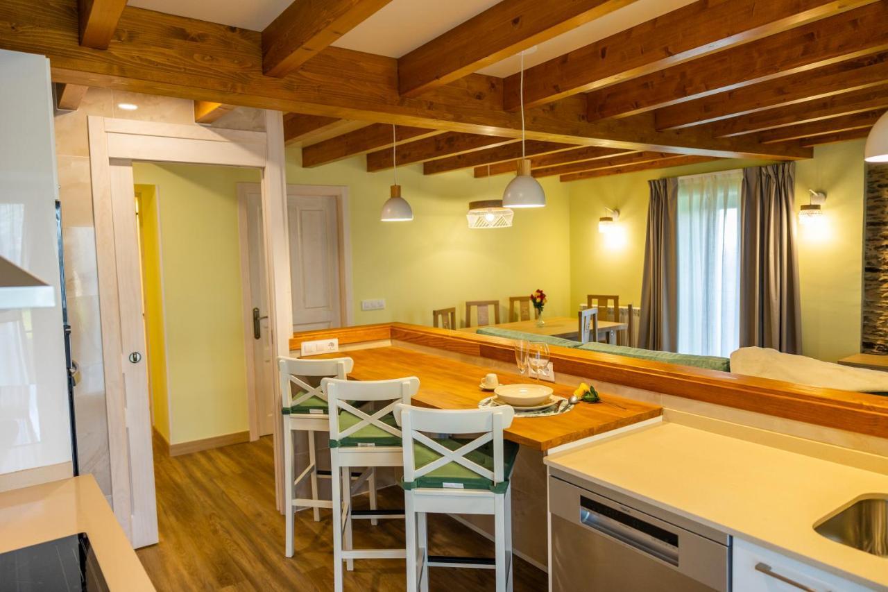 Apartamentos Casona Del Campo Navia Luaran gambar